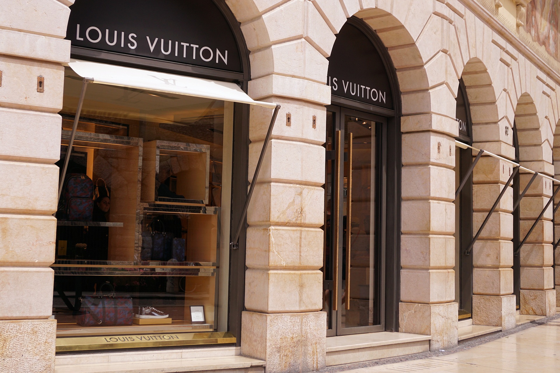 LVMH Strikes Deal With Google Cloud to Ramp Up AI Efforts